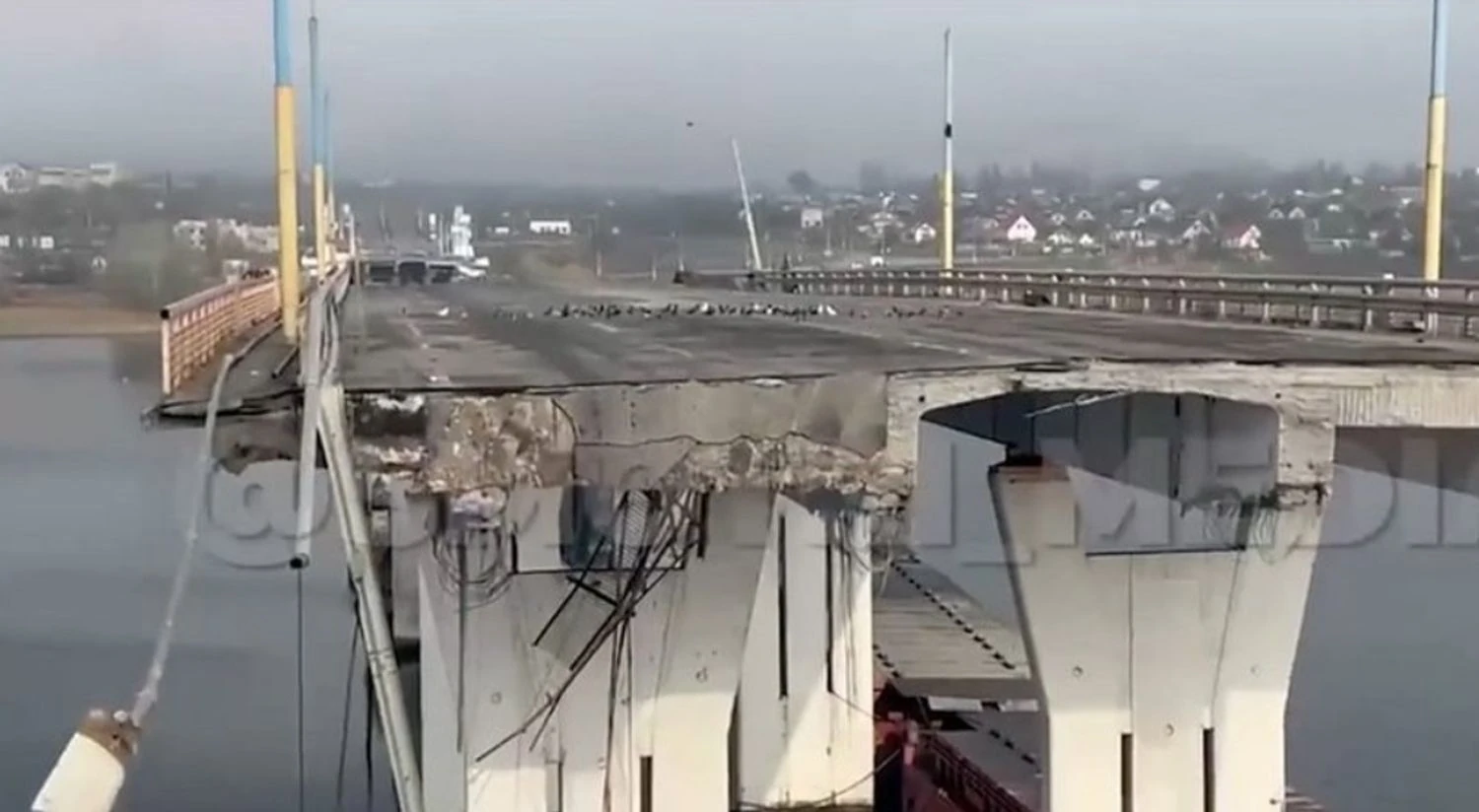 Загарбники здіснили обстріл Херсону, у черговій спробі потиснути оборонців Антонівського мосту – Волошин