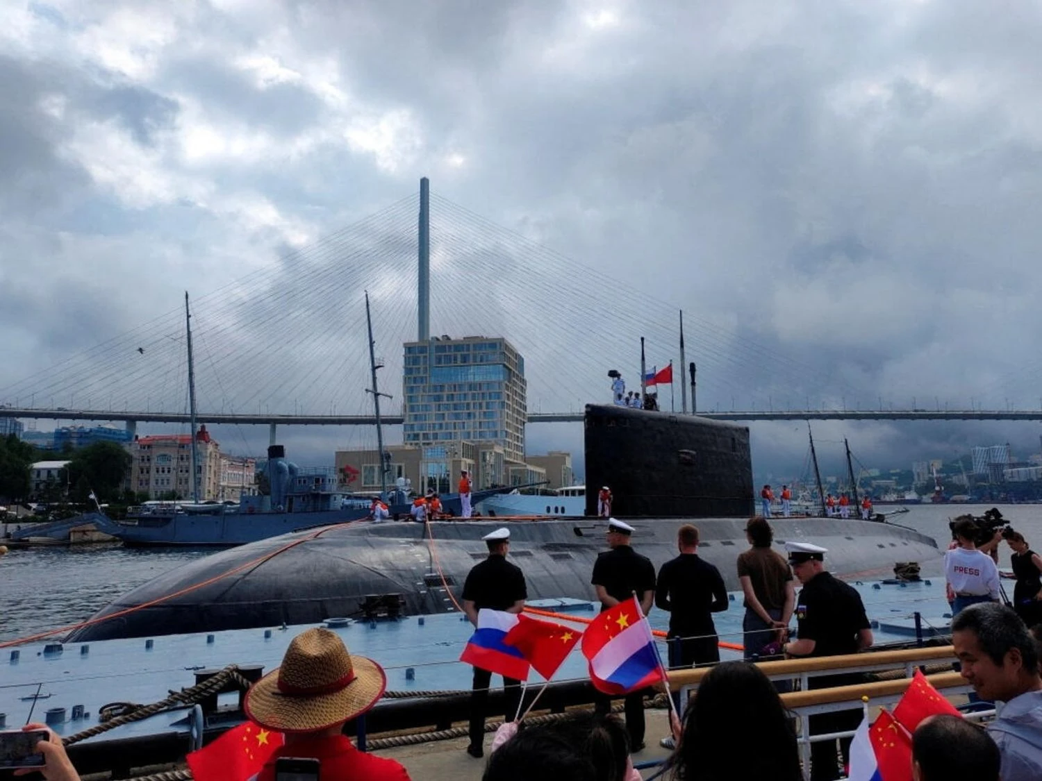 росія і Китай провели спільні протиракетні навчання – Reuters