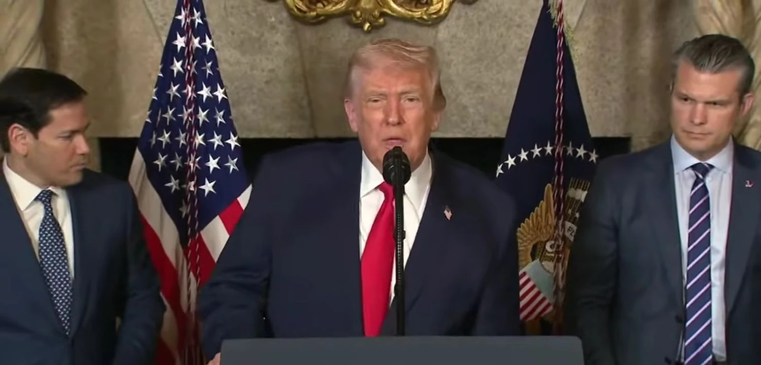 "Всі втомилися від цієї війни": Трамп зробив заяву щодо "мирних переговорів"За словами президента США, переговори про завершення війни росії проти України тривають нормально. Трамп зазначив, що "всі
втомилися від цієї війни, вона має зупинитися".Політика • 23 грудня, 02:14 • 30075 перегляди