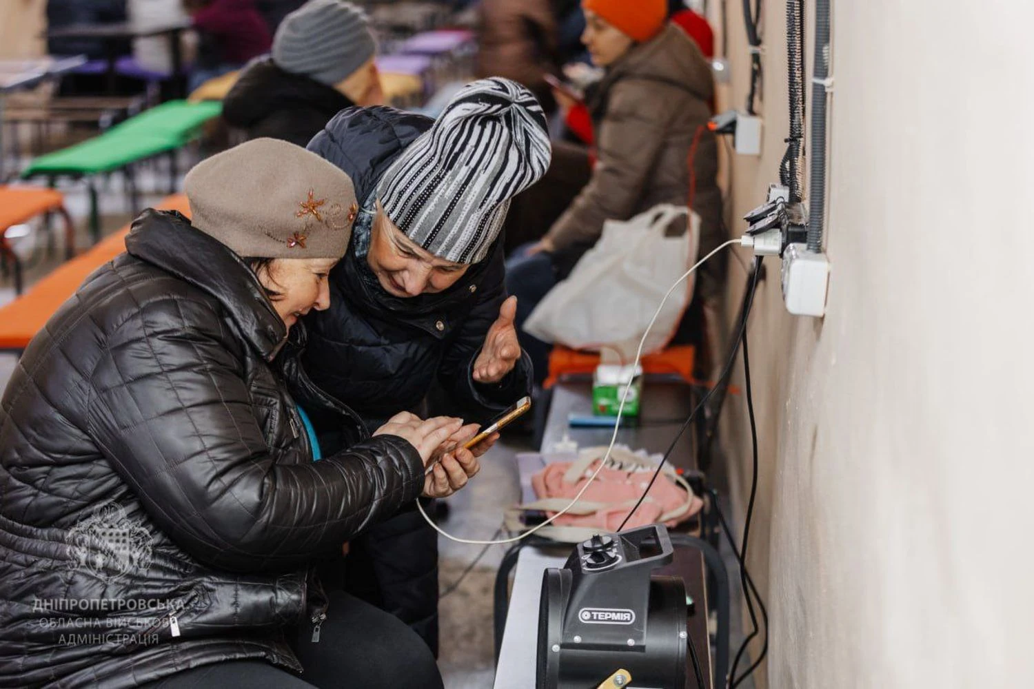 Блекаут у Дніпрі та області: пів мільйона родин досі без світла після атаки рф, розгорнуто 1500 пунктів незламності і наметів для обігріву