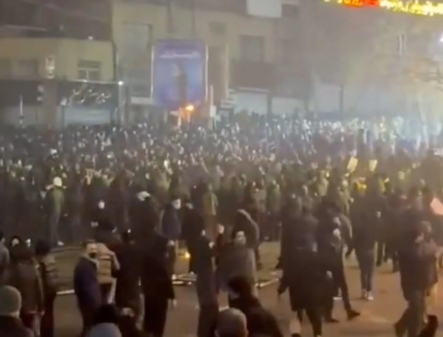 Білий дім розглядає варіанти авіаударів по Ірану у разі розстрілу протестувальників – WSJ