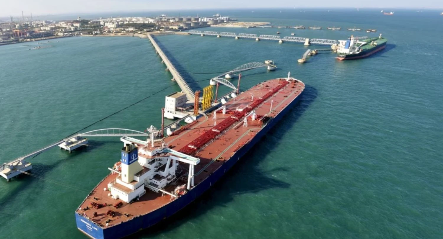 Китайські супертанкери розвернулися від берегів Венесуели на тлі нафтового ембарго США