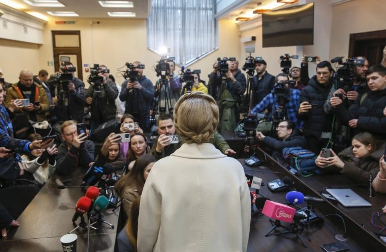 Шоу у ВАКС: жарти, критика, емоції і застава для ТимошенкоВищий антикорупційний суд призначив Юлії Тимошенко заставу 33,28 млн грн. Її підозрюють у пропозиції неправомірної вигоди
нардепам.Політика • 16 січня, 16:00 • 17987 перегляди