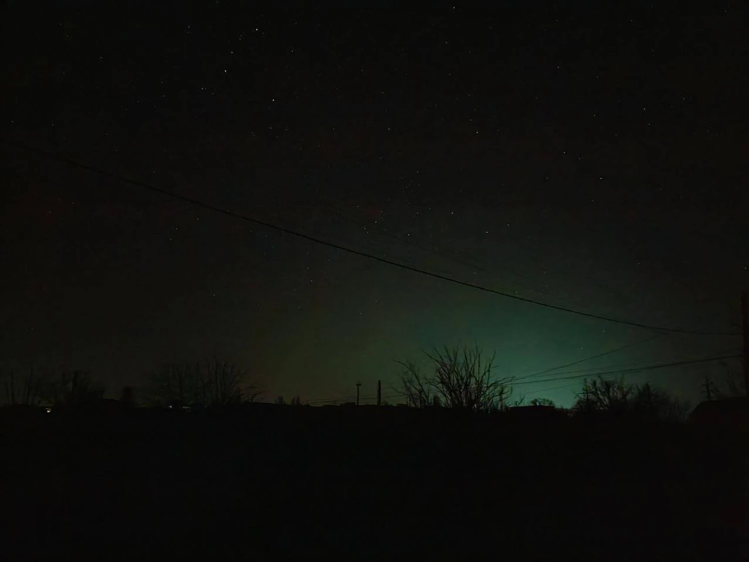 Маріуполь занурився у темряву: удар по підстанції спричинив масовий блекаут