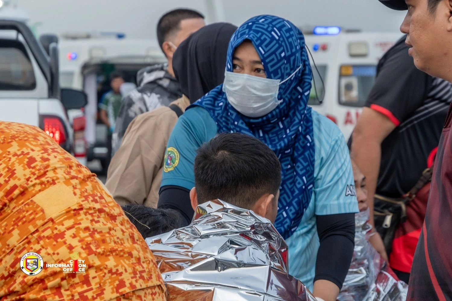Пором із сотнями людей затонув біля Філіппін: 15 загиблих, 316 врятованих