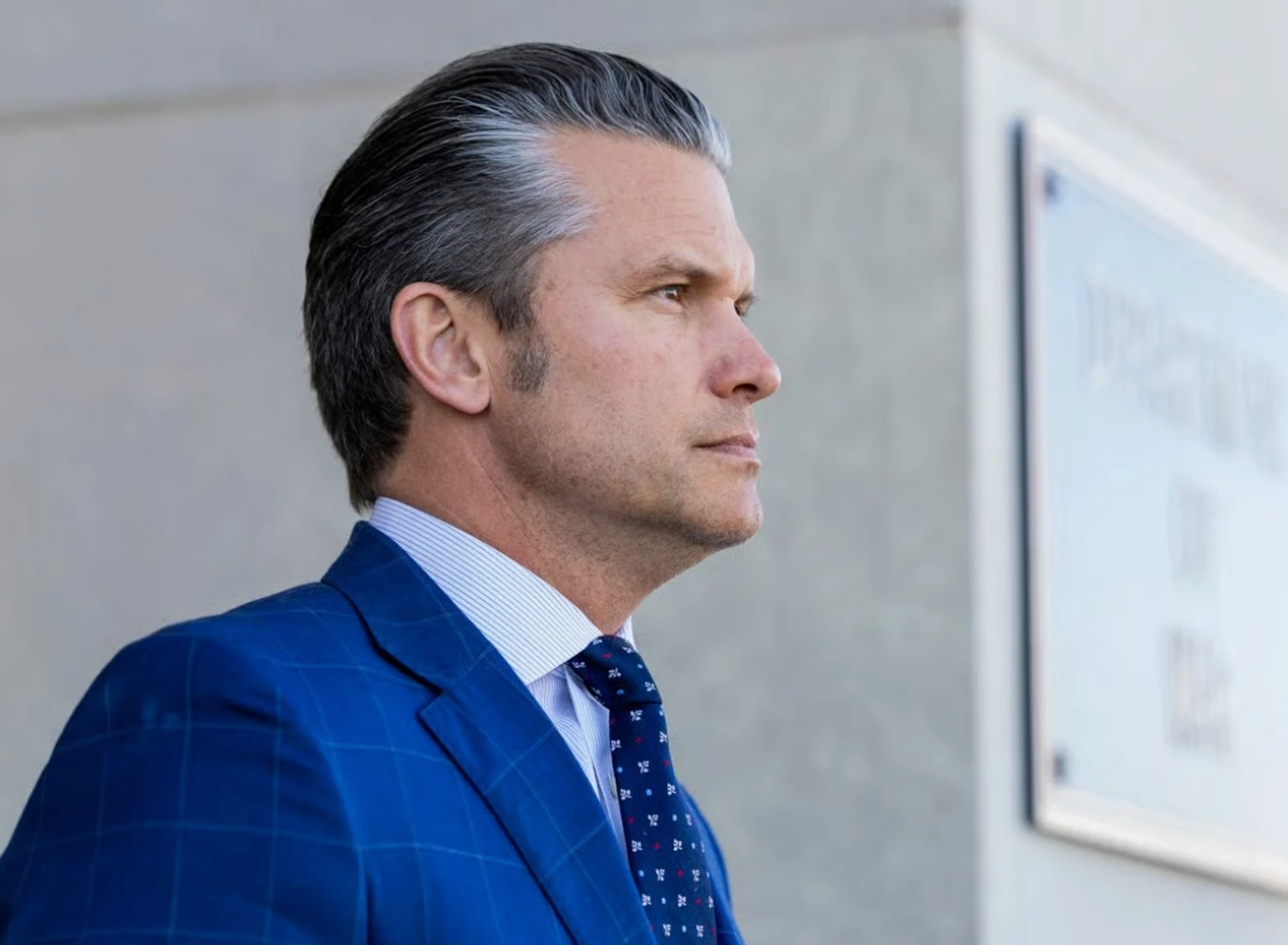 Міністр оборони США пропустить саміт НАТО: замість нього поїде прихильник виведення американських військ з ЄвропиМіністр оборони США Піт Хегсет не відвідає ключову зустріч НАТО 12 лютого 2026 року, замість нього поїде Елбрідж Колбі. Колбі відомий як прихильник скорочення військової присутності США в Європі, що викликає занепокоєння серед союзників.Політика • 20:41 • 1780 перегляди