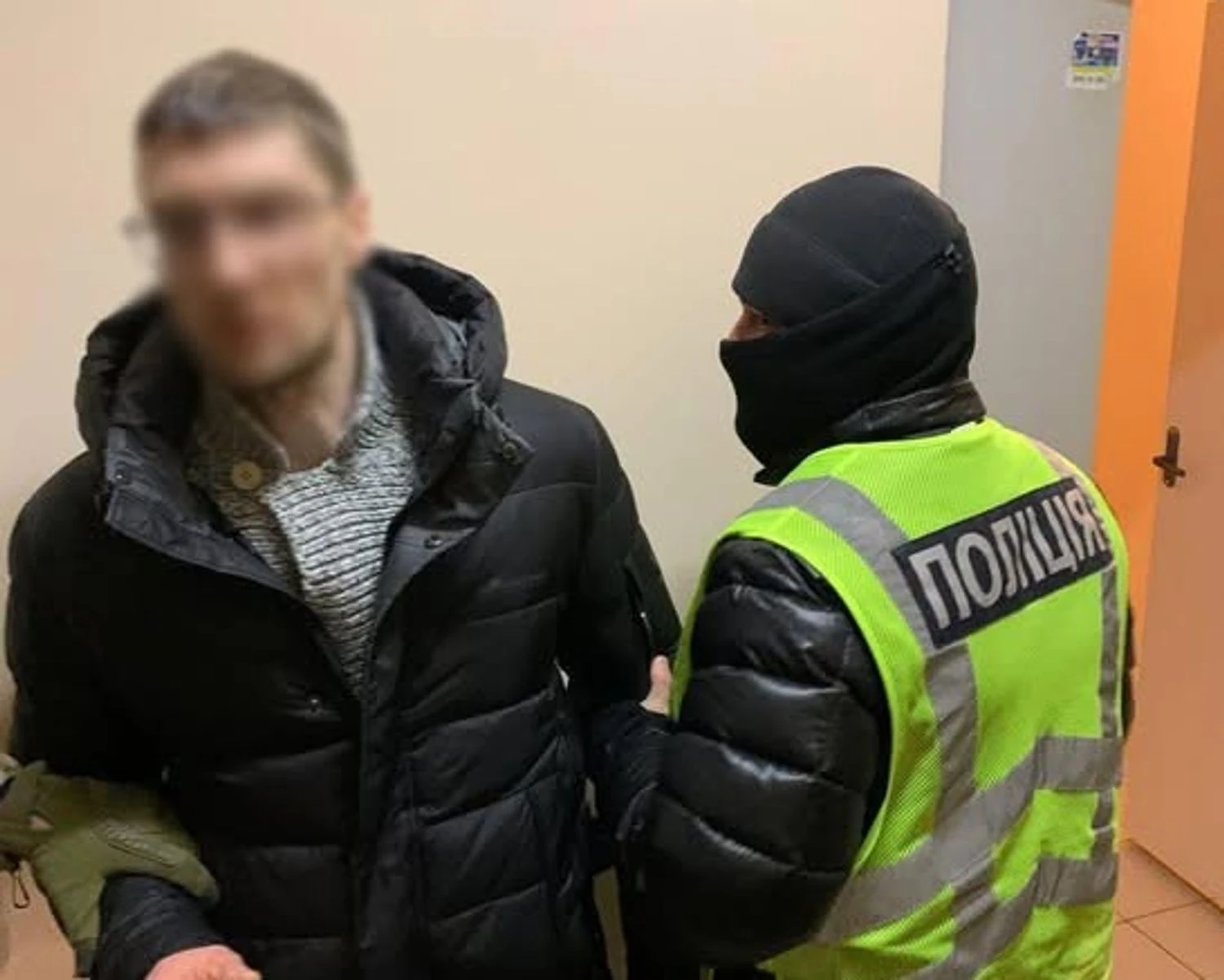 У Києві чоловік вдарив водія евакуатора в голову, його затримали – поліція