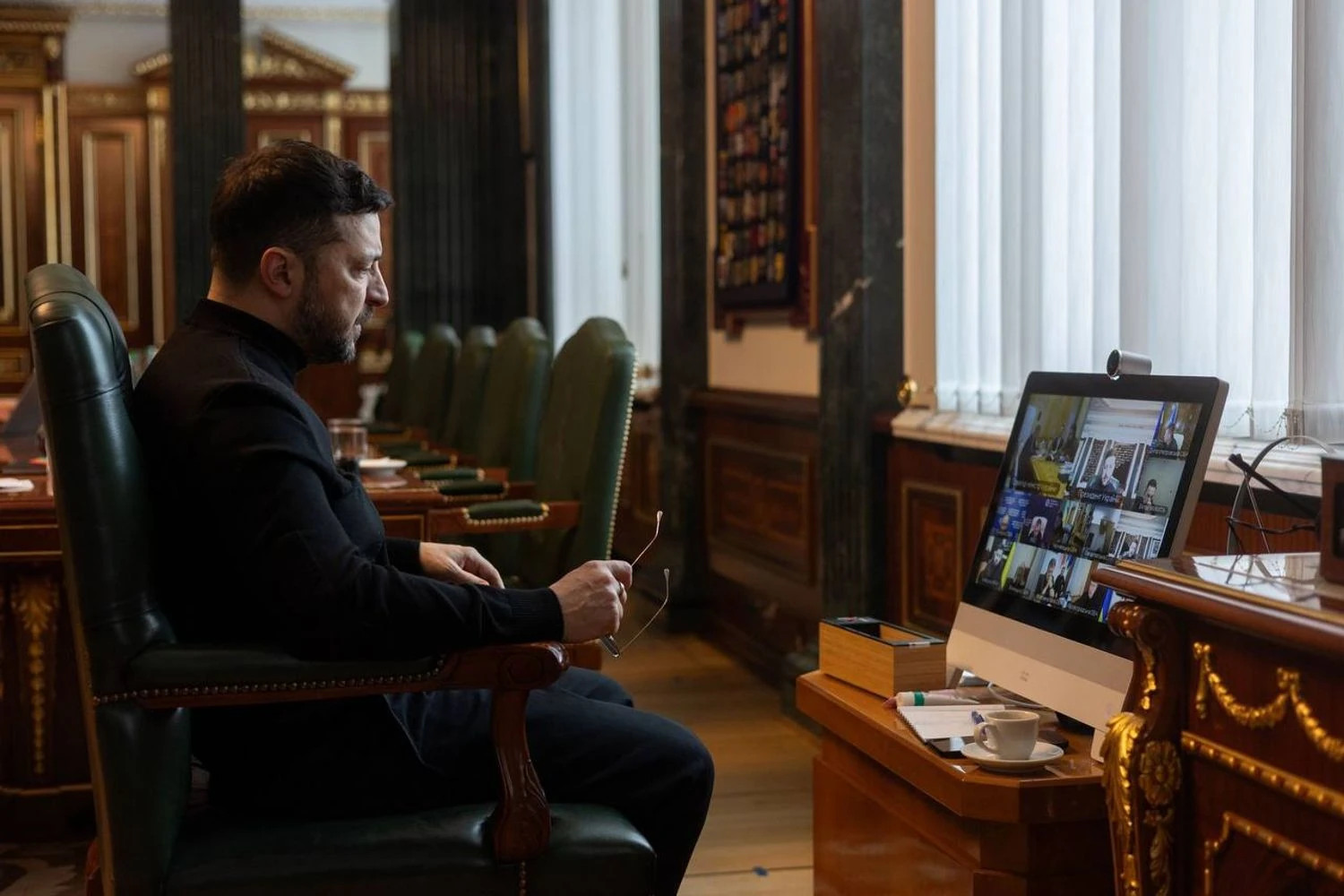 Зеленський вважає незадовільною роботу Повітряних сил у деяких регіонах: обговорив рішення для покращення збиття “шахедів”