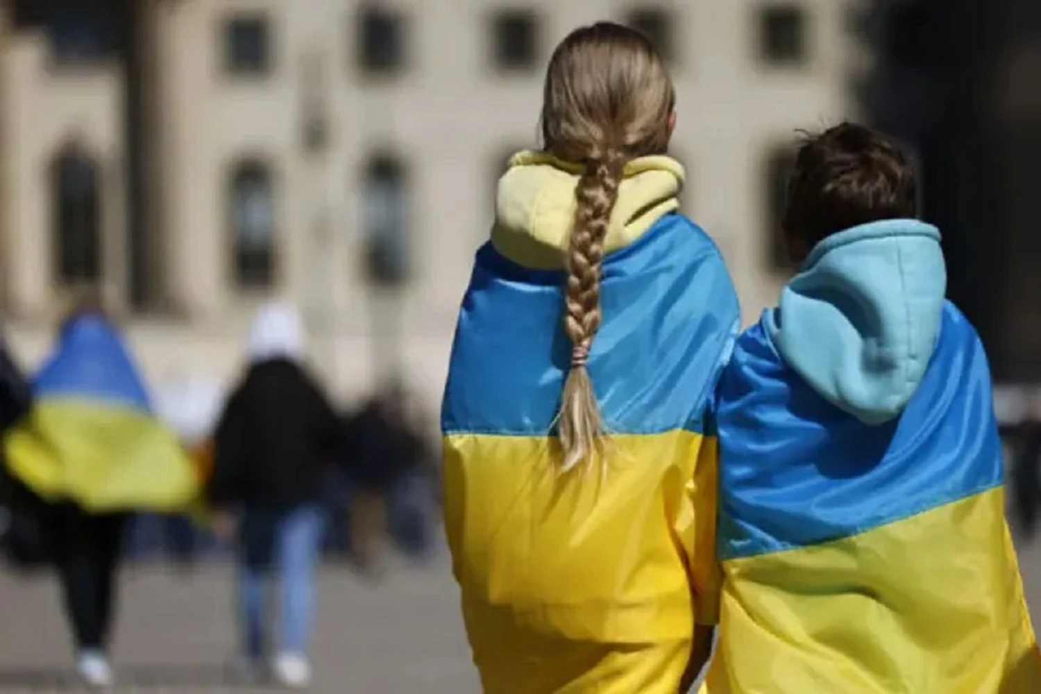 Кожен другий українець готовий терпіти війну стільки, скільки необхідно – опитуванняОпитування КМІС показало готовність 54% громадян терпіти війну стільки, скільки потрібно. Частка таких респондентів знизилася з
65% на початку року.Суспільство • 13:55 • 2232 перегляди