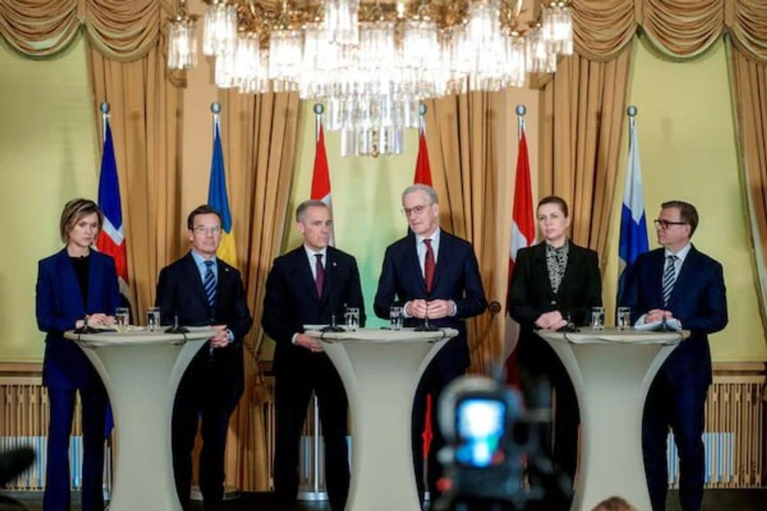 Канада та країни Північної Європи домовились про спільне військове виробництвоПрем'єри шести країн домовилися про спільне військове виробництво та підтримку України. Канада інвестує 35 мільярдів доларів у
оборону Арктики.Політика • 15 березня, 17:23 • 15067 перегляди
