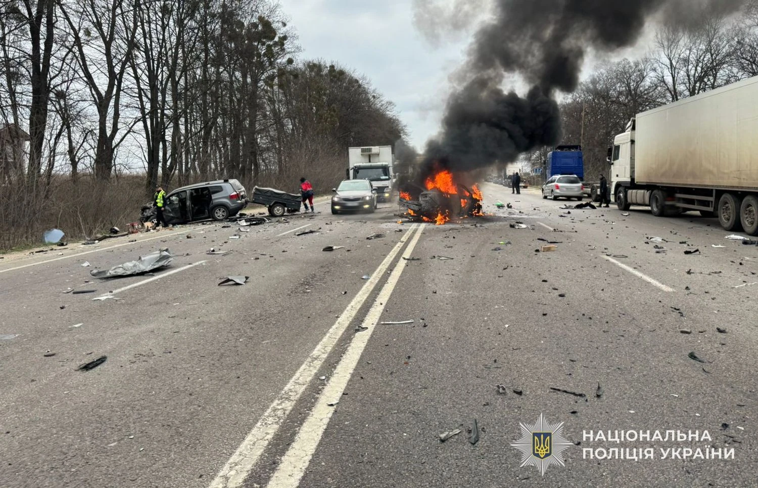 Під Львовом автівка вибухнула після зіткнення, є загиблий і пораненіУ Дублянах зіткнулися дві автівки, одна з яких вибухнула після удару. Поліція підтвердила загибель однієї людини та наявність
кількох травмованих осіб.Суспільство • 19 березня, 08:00 • 4134 перегляди