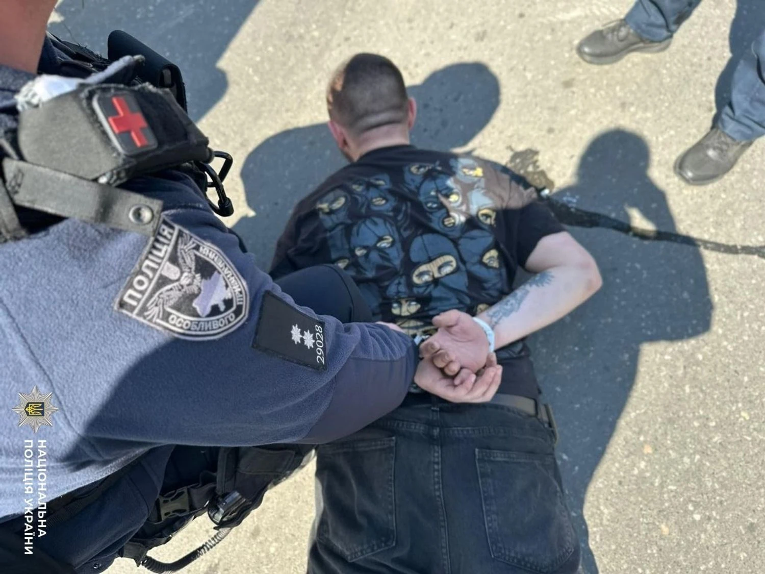 Чоловік влаштував стрілянину з вибухом посеред вулиці в Одесі, його затримали – поліціяНа вулиці Архітекторська чоловік стріляв у повітря, був вибух. Спецпризначенці затримали зловмисника, внаслідок інциденту
ніхто не постраждав.Кримінал • 28 березня, 10:26 • 3824 перегляди