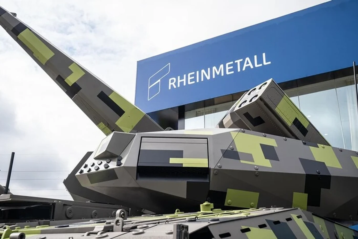 Rheinmetall вибачився за слова гендиректора про українські дрони та відзначив бойовий дух України