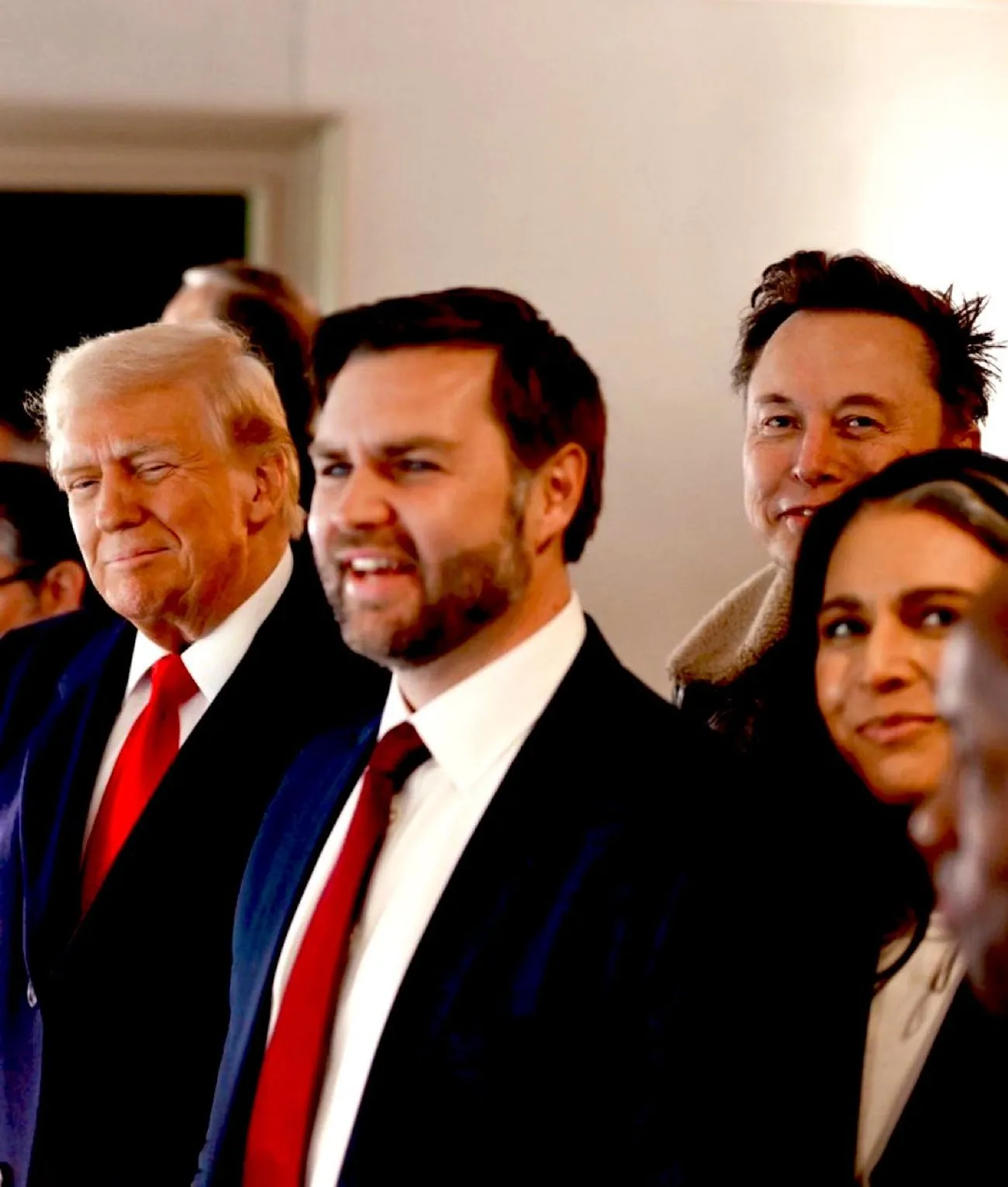 Поїздка Венса до Пакистану для мирних переговорів призупинена, але Трамп може передумати – ЗМІПоїздку віцепрезидента США до Пакистану скасували, проте Трамп може змінити рішення. Стів Віткофф та Джаред Кушнер проведуть
консультації у Вашингтоні.Світ • 21 квітня, 19:45 • 1648 перегляди