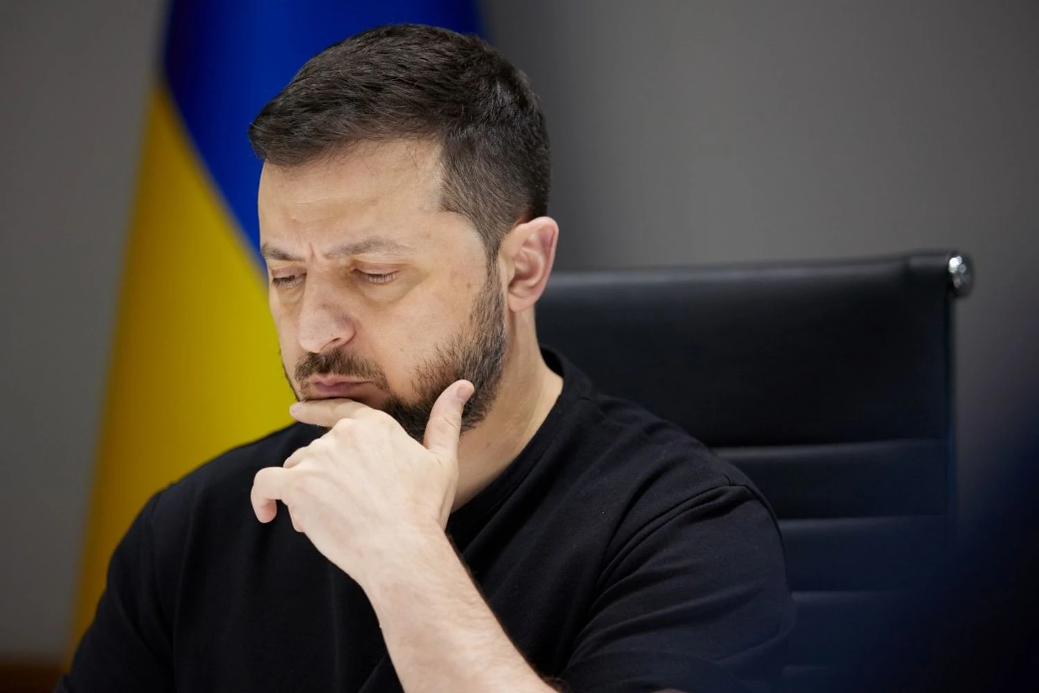“Не бачать іншого шляху зупинити путіна”: Зеленський стурбований баченням командою Трампа лише одного способу припинення війни