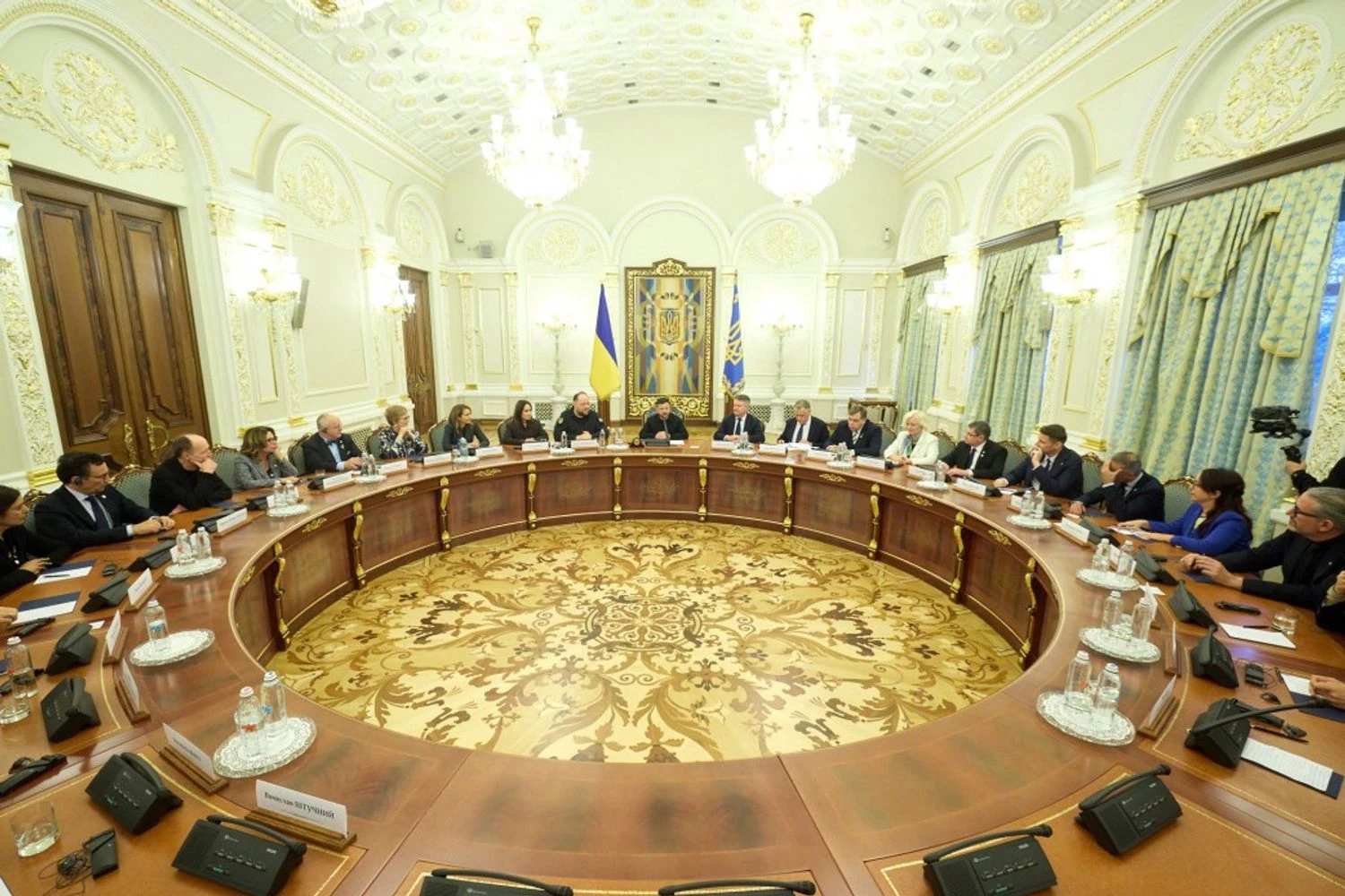 Членство України в ЄС є важливою гарантією безпеки – Зеленський на зустрічі з главами делегацій парламентів країн Європи