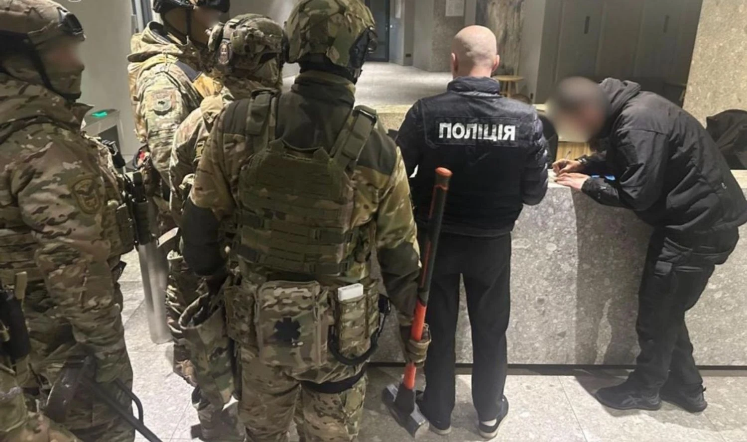 Голова федерації боксу однієї з областей організував схему виїзду через бронювання – ОГП