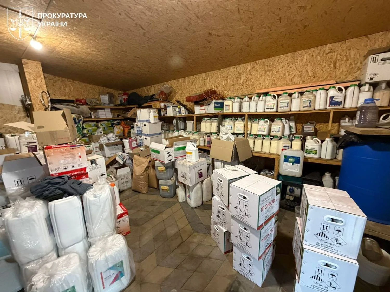 Продавали фальсифікат із цементом під виглядом світових брендів агрохімії – в Україні викрили масштабну схему