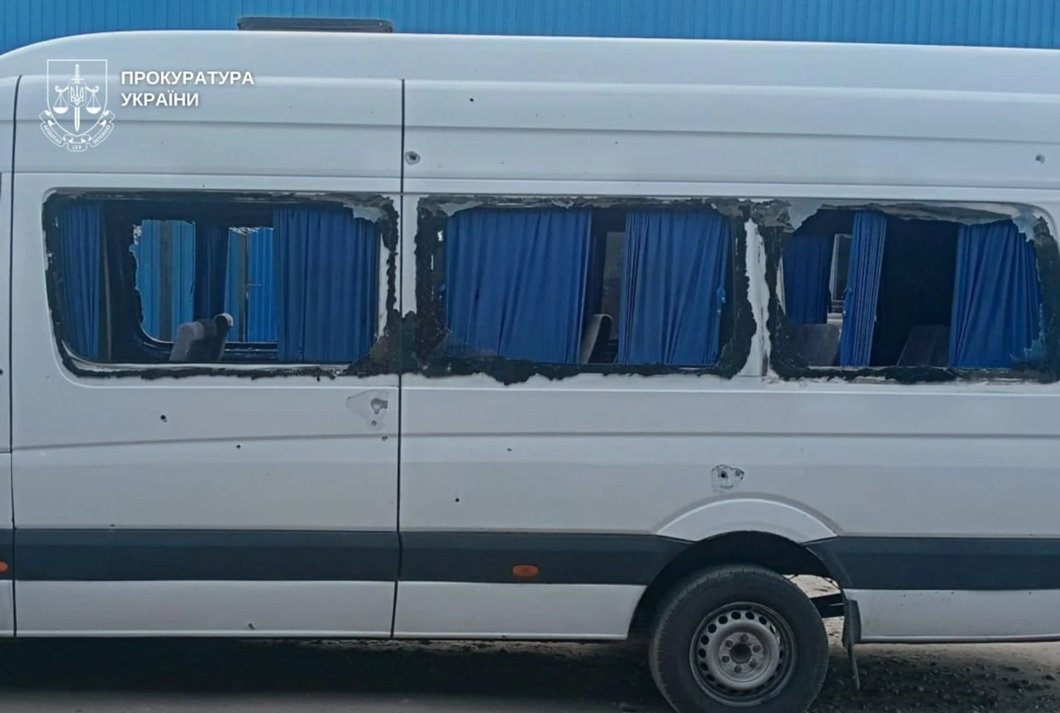 росія вдруге за день атакувала маршрутку на Нікопольщині – 5 пораненихОкупанти вдарили по мікроавтобусу у Червоногригорівській громаді, поранено п'ять осіб. Раніше через атаку у Нікополі загинули 4 та
постраждали 16 людей.Війна в Україні • 12:58 • 1324 перегляди