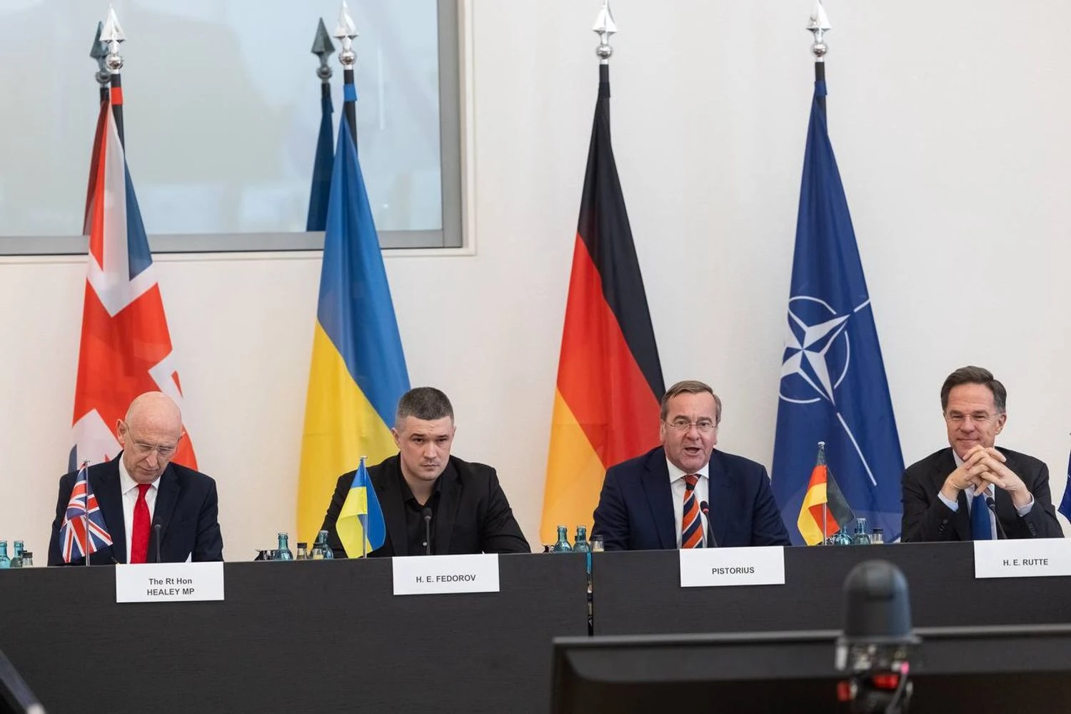 Федоров на “Рамштайні” назвав три домени української стратегії та озвучив втрати ворога на квадратний кілометр