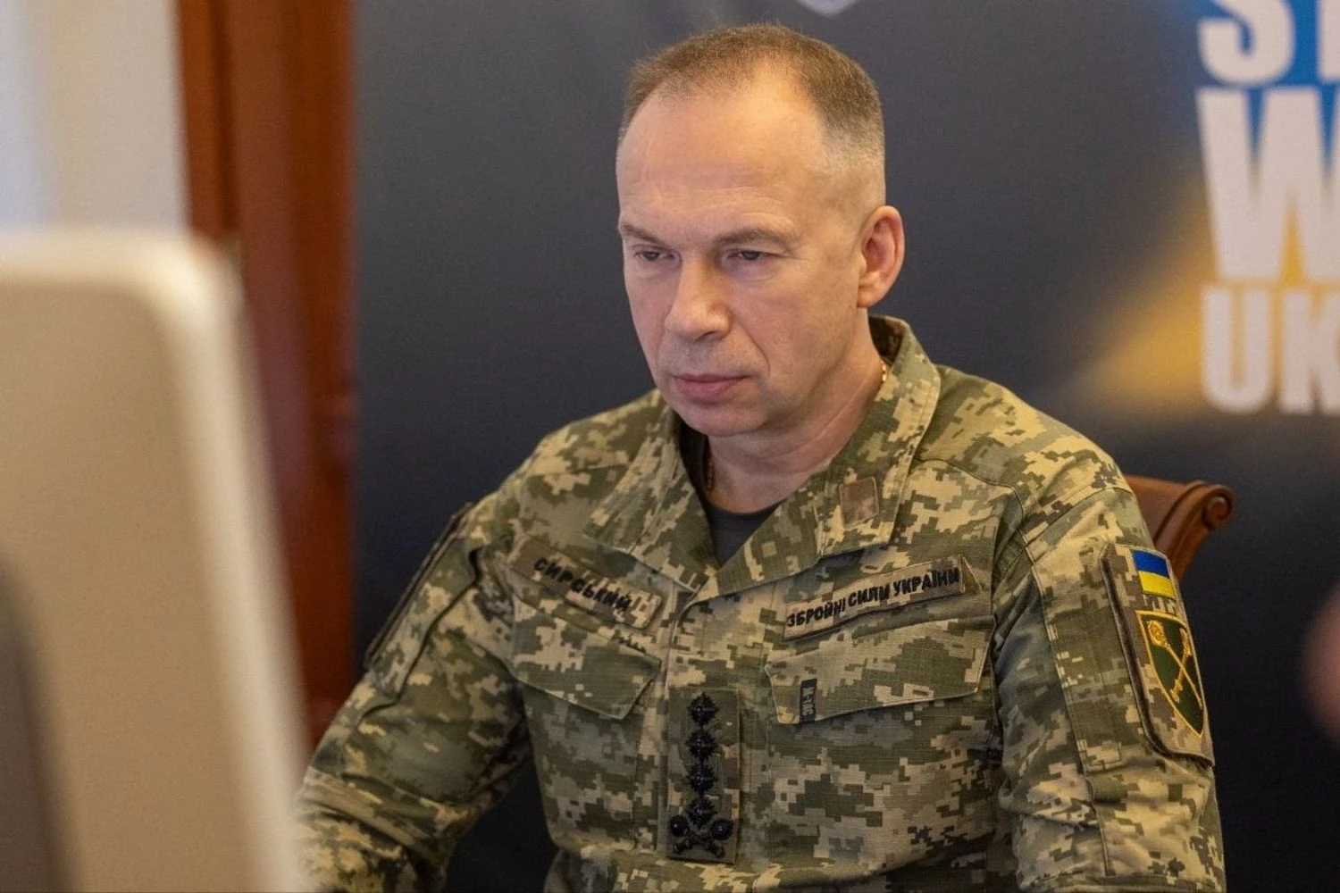 Наразі триває активна робота щодо питання можливості звільнення військових з армії – Сирський