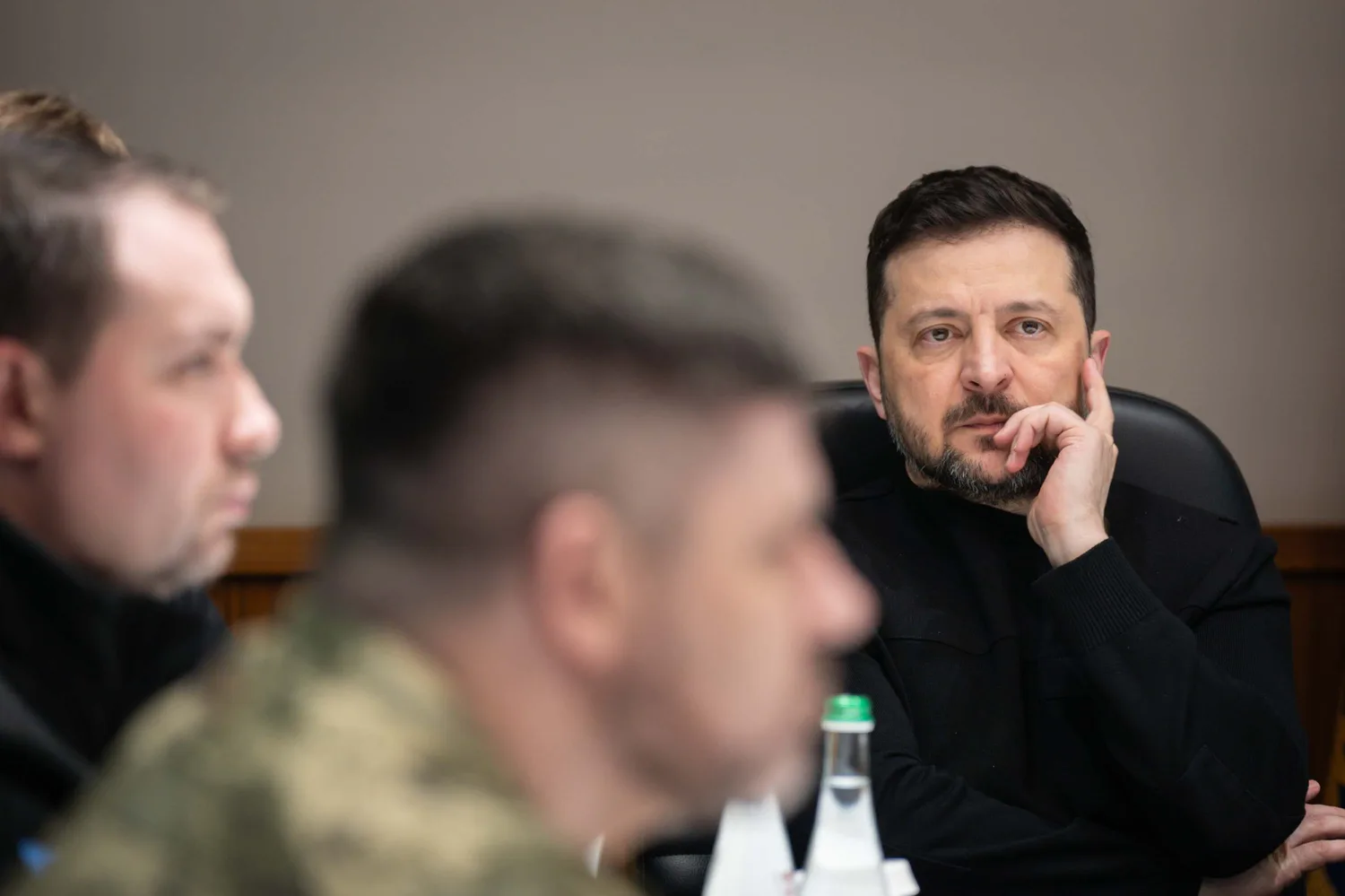 Красна площа менш важлива, ніж життя українських полонених: Зеленський підтвердив триденне перемир'я та обмінПрезидент Зеленський підтвердив перемир'я 9-11 травня та обмін полоненими у форматі 1000 на 1000. Домовленості досягнуто за
посередництва США.Війна в Україні • 18:32 • 3354 перегляди