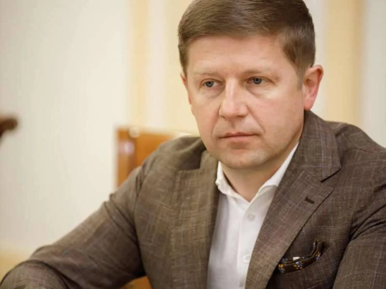 Влада може переглянути бронювання працівників через нестачу військових – нардеп
