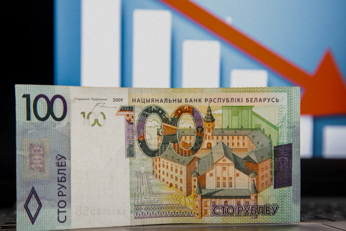 У СЗР заявили, що росія втрачає резерви для зростання зарплат і доходів населенняРеальні доходи росіян зросли лише на 1,5% через обвал прибутків бізнесу. Криза неплатежів та дорогі кредити позбавили РФ ресурсів
для росту зарплат.Світ • 7 травня, 10:35 • 2550 перегляди