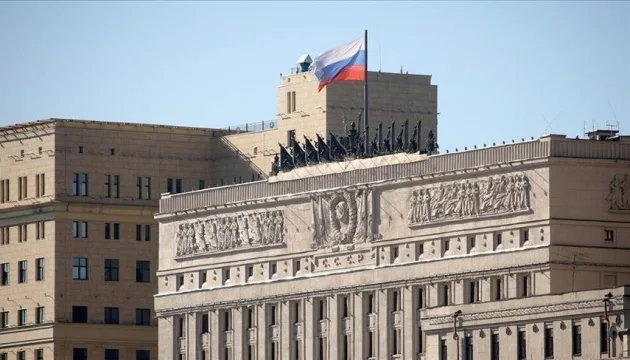 У міноборони рф заявили про "дотримання перемир’я" попри продовження обстрілівМіноборони рф заявляє про дотримання режиму тиші попри продовження обстрілів. Зеленський підтвердив, що бойові дії з боку агресора
не припиняються.Війна в Україні • 10 травня, 21:58 • 13024 перегляди