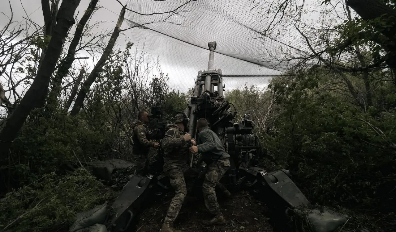 Втрати росії за добу склали 920 солдатів та понад 1800 безпілотників – ГенштабЗа останню добу ворог втратив 920 військових та 1873 безпілотних апарати. Загальні втрати особового складу рф становлять понад 1,3
мільйона осіб.Війна в Україні • 04:44 • 16617 перегляди
