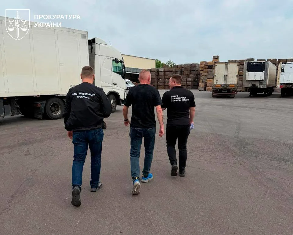 На сухпайках для ЗСУ ділки налагодили схему на 71 млн грн з підробкою документів і прострочкою – ГенпрокурорПідприємці постачали ЗСУ неякісні сухпайки на 71 млн грн через підробку документів. Серед фігурантів є колишній посадовець
Міноборони.Війна в Україні • 21 травня, 13:15 • 2812 перегляди