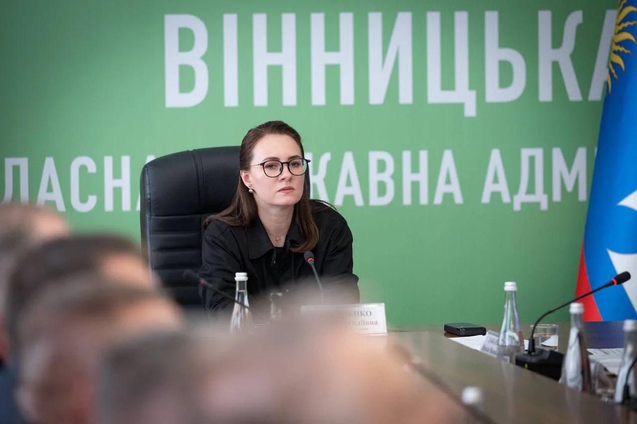 Кабмін дозволив громадам витрачати бюджетні залишки на енергонезалежність та ППО – СвириденкоНа засіданні у Вінниці Кабмін погодив закупівлю альтернативної енергії за кошти громад. Також дозволено пряме фінансування
місцевих груп ППО.Суспільство • 22 травня, 18:59 • 4439 перегляди