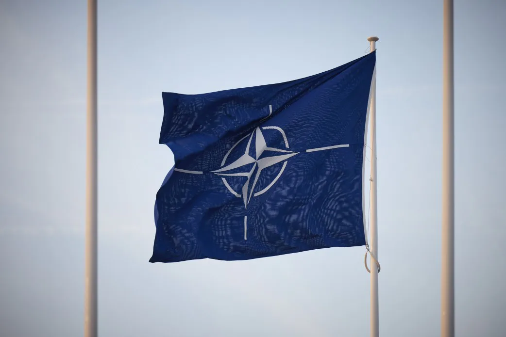 НАТО засудило “безрозсудність росії” через удар дрона по багатоповерхівці у Румунії