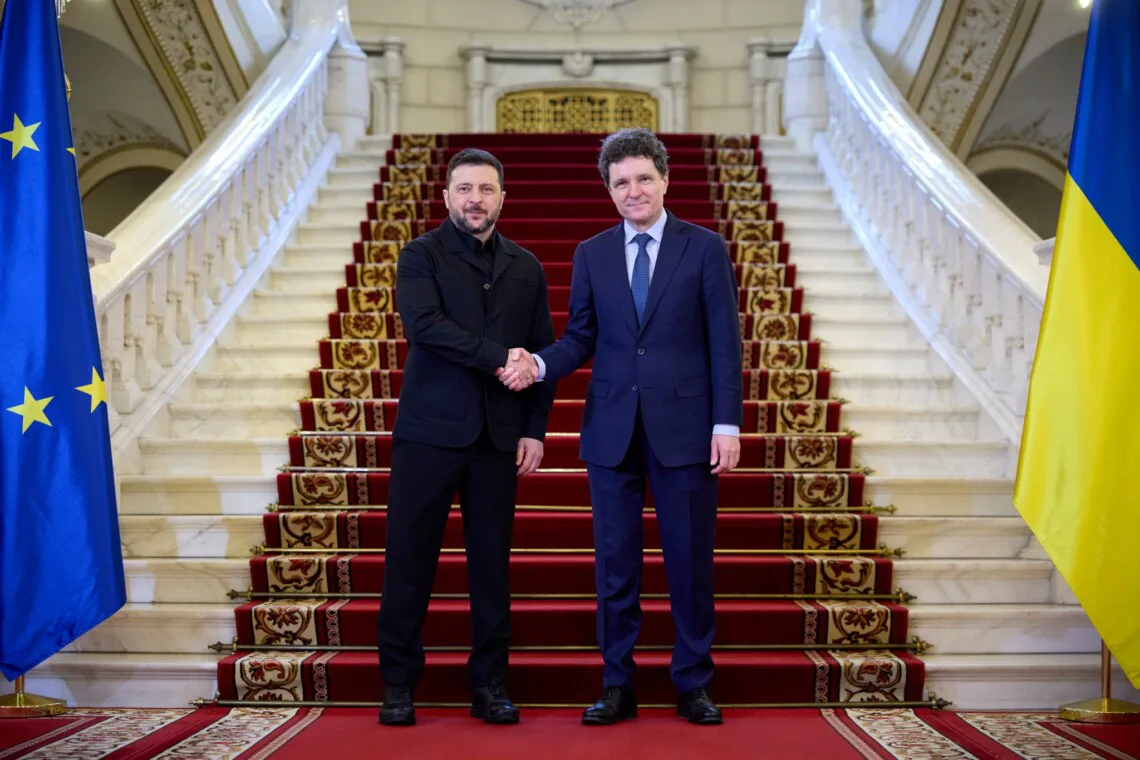 Зеленський провів розмову з президентом Румунії – ОПВолодимир Зеленський провів розмову з президентом Румунії Нікушором Даном. Раніше російський дрон впав на житловий будинок у місті
Галац, є поранені.Війна в Україні • 29 травня, 16:41 • 5222 перегляди