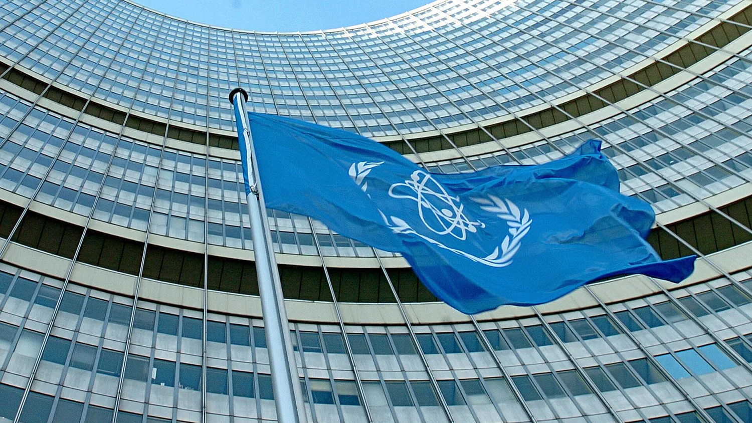 Гроссі занепокоєний ударом рф, команда МАГАТЕ відвідає об’єкт на Чорнобильському майданчику, аби оглянути наслідки