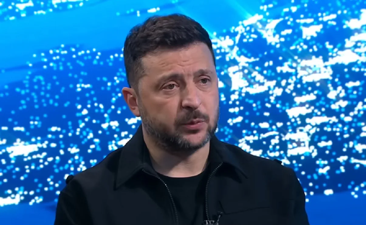 "Ви не читали першої версії": Зеленський пояснив, чому написав "хамський" відкритий лист путінуПрезидент Володимир Зеленський чекає відповіді путіна на свій лист для шансу на припинення вогню. Глава держави готовий до зустрічі, якщо диктатор хоче зупинити конфлікт.Війна в Україні • 20:09 • 1950 перегляди