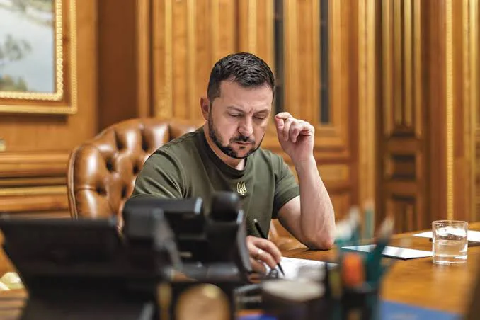 В Запорізькій області утворили нову військову адміністрацію Президент підписав указ про створення Воздвижівської сільської військової адміністрації в Пологівському районі. Начальником
адміністрації призначено Валерія Денисенка.Війна в Україні • 23 червня, 17:41 • 3026 перегляди
