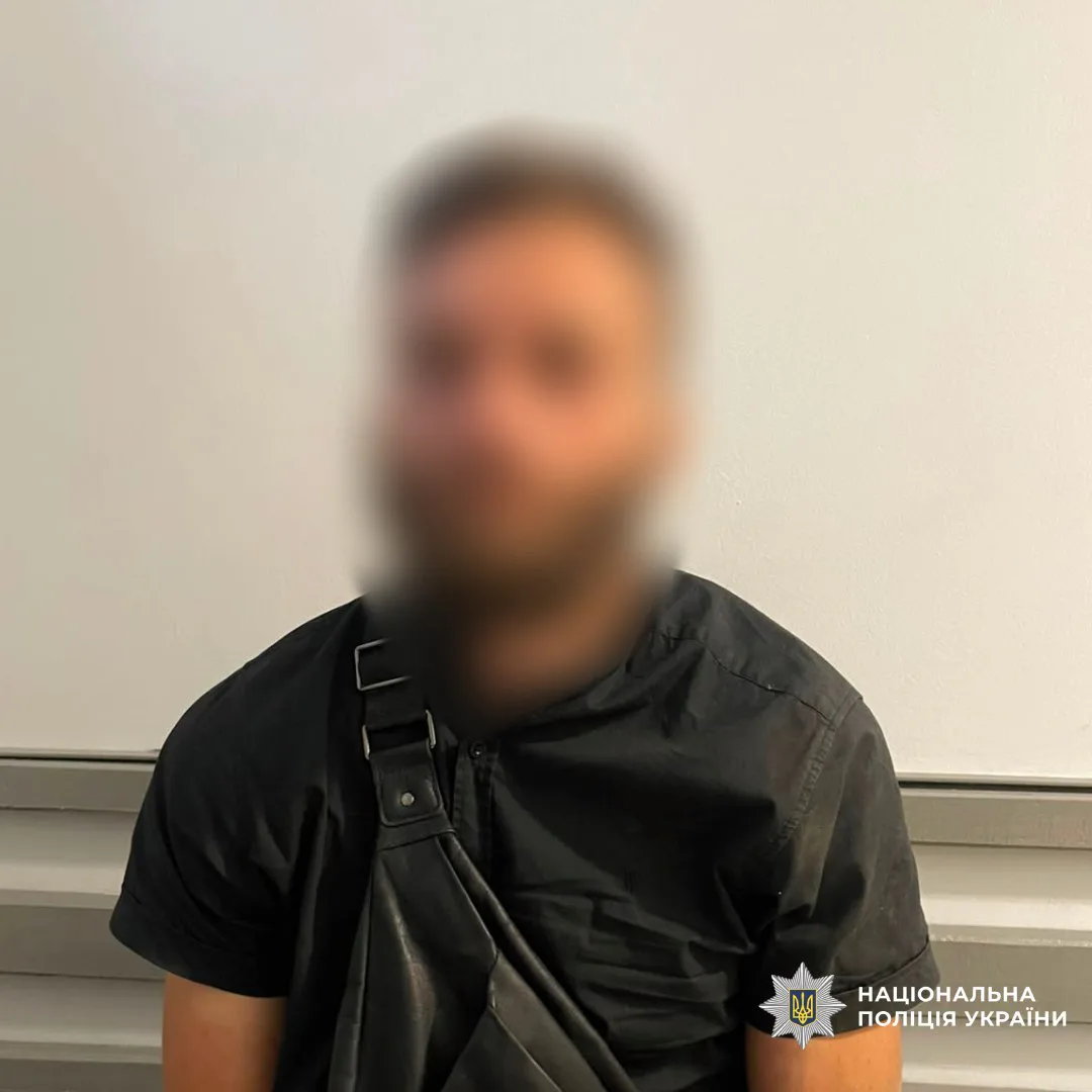 У Харкові чоловік напав з ножем на патрульних – двоє правоохоронців дістали пораненняУ Салтівському районі Харкова чоловік напав з ножем на поліцейських під час перевірки документів. Двоє правоохоронців отримали
поранення, зловмисника затримано.Суспільство • 25 червня, 17:50 • 12251 перегляди