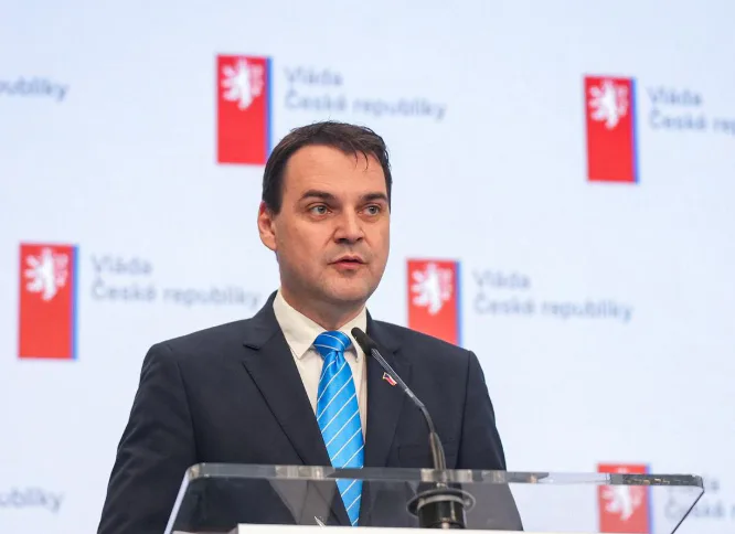Прем'єр Чехії очолить делегацію на саміті НАТО попри суперечку з президентомПрем'єр-міністр Чехії Андрей Бабіш очолить делегацію на саміті НАТО в Анкарі, незважаючи на суперечку з президентом Петром Павелом. Уряд наполягає, що питання саміту належать до компетенції прем'єра.Політика • 28 червня, 17:54 • 4834 перегляди
