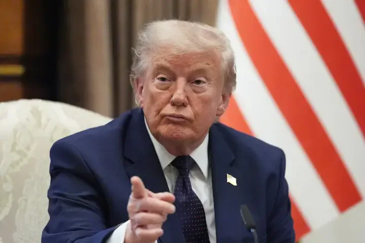 Трамп не виключає, що війна в Україні завершиться до кінця його президентського термінуПрезидент США Дональд Трамп в інтерв'ю Fox News сказав, що російський лідер готовий укласти угоду. Він також припустив, що війна
може завершитися до закінчення його другої президентської каденції.Війна в Україні • 15 липня, 13:05 • 3264 перегляди