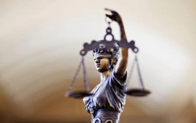 Які порушення можуть коштувати адвокату права на професійну діяльність?