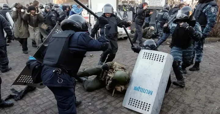 Суд засудив екс-командира “Беркута” та “тітушок” до 7-10 років за злочини під час Майдану