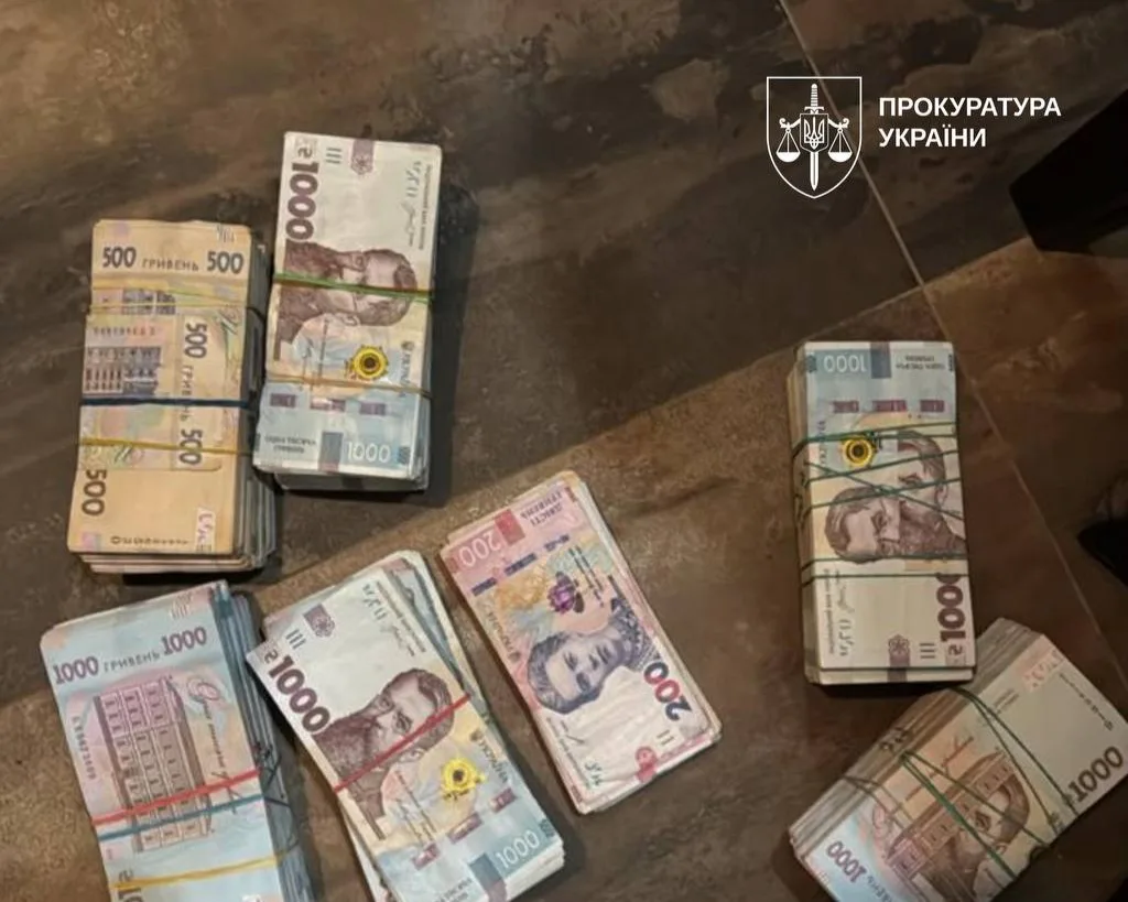 Близько 200 військовозобов’язаних оформили викладачами для відстрочки, у схемі 8 затриманих – прокуратура
