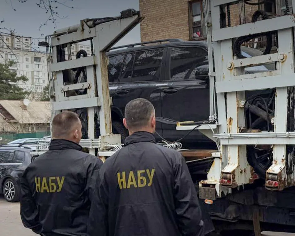 Група ділків з посадовцями Нацгвардії отримала підозри за схему на 150 млн грн, арештовано елітні авто і нерухомість – САП
